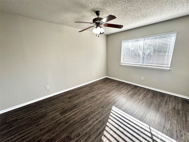 2508 S Center Street S, Arlington, TX 76014