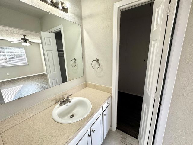 2508 S Center Street S, Arlington, TX 76014