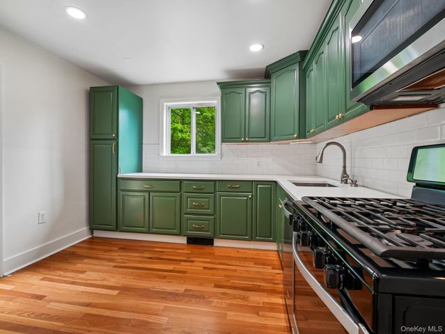 27 Boulder Avenue, Hillburn, NY 10931