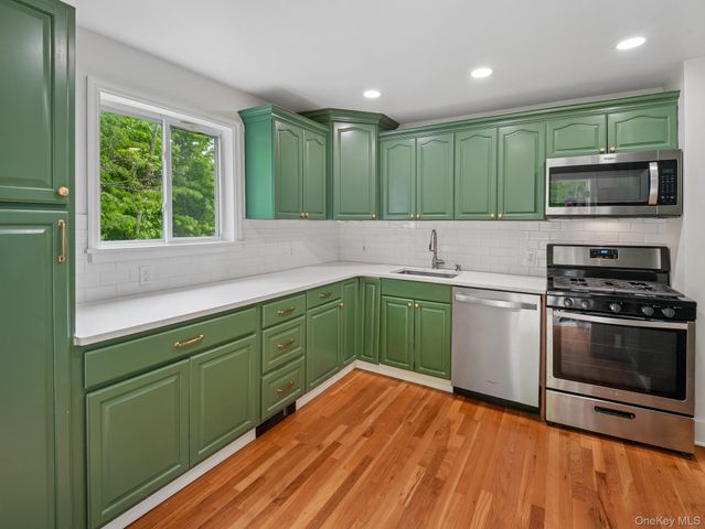 27 Boulder Avenue, Hillburn, NY 10931