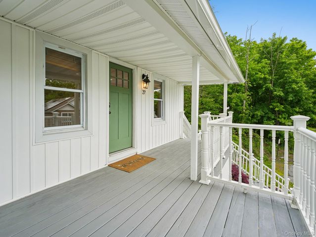 27 Boulder Avenue, Hillburn, NY 10931