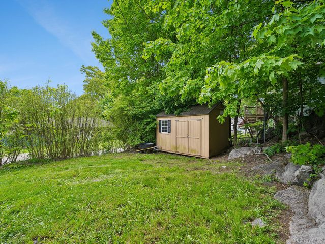 27 Boulder Avenue, Hillburn, NY 10931