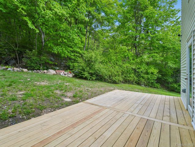 27 Boulder Avenue, Hillburn, NY 10931