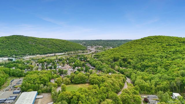27 Boulder Avenue, Hillburn, NY 10931