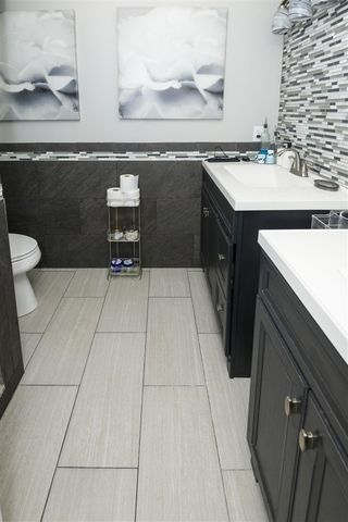 3242 Salem Drive, Rochester Hills, MI 48306