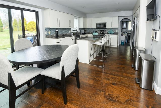 3242 Salem Drive, Rochester Hills, MI 48306