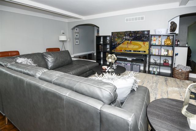 3242 Salem Drive, Rochester Hills, MI 48306