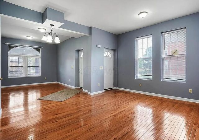 369 N Monroe Avenue, Columbus, OH 43203