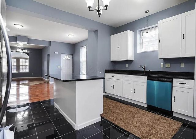 369 N Monroe Avenue, Columbus, OH 43203