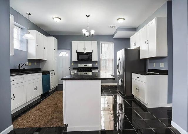 369 N Monroe Avenue, Columbus, OH 43203