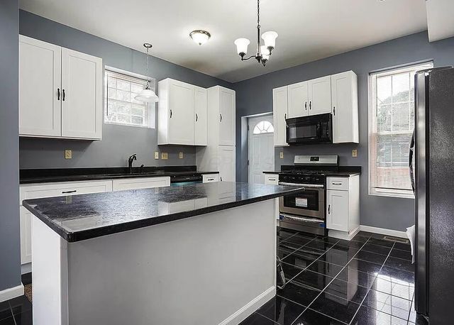 369 N Monroe Avenue, Columbus, OH 43203