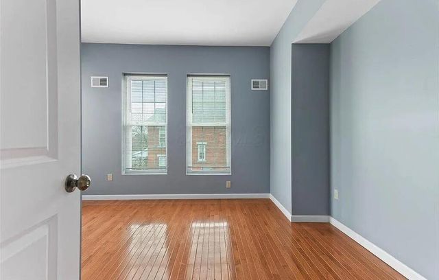 369 N Monroe Avenue, Columbus, OH 43203