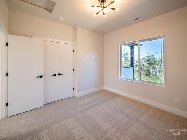 1590 N Watershed Ln, Star, ID 83669