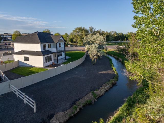 1590 N Watershed Ln, Star, ID 83669