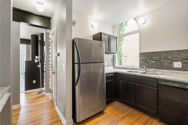 675 College St A, Shadyside, PA 15232