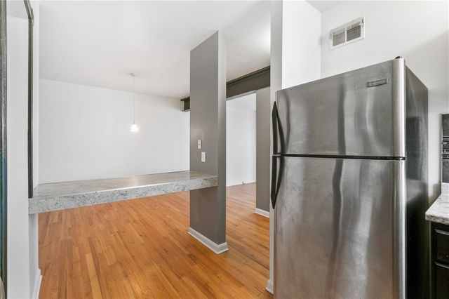 675 College St A, Shadyside, PA 15232