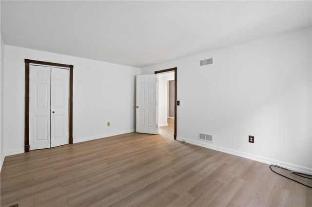 675 College St A, Shadyside, PA 15232