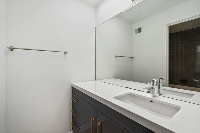 675 College St A, Shadyside, PA 15232