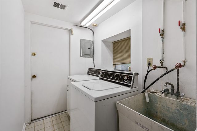 675 College St A, Shadyside, PA 15232