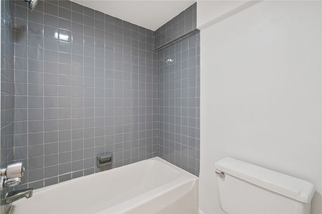 675 College St A, Shadyside, PA 15232