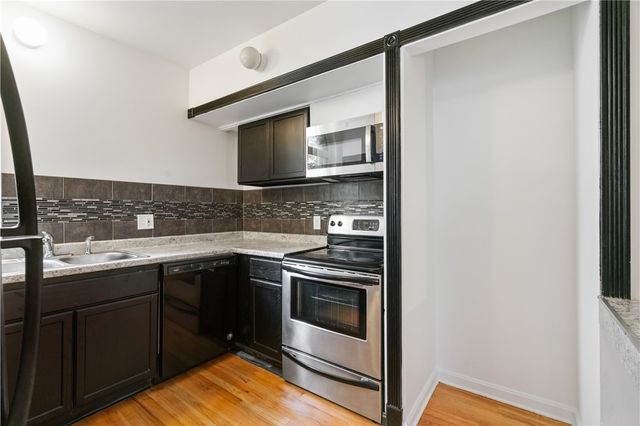 675 College St A, Shadyside, PA 15232