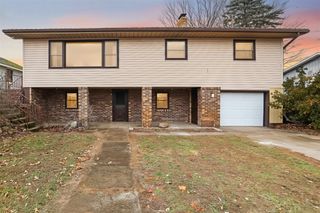 70070 Kenmore Drive, Edwardsburg, MI 49112