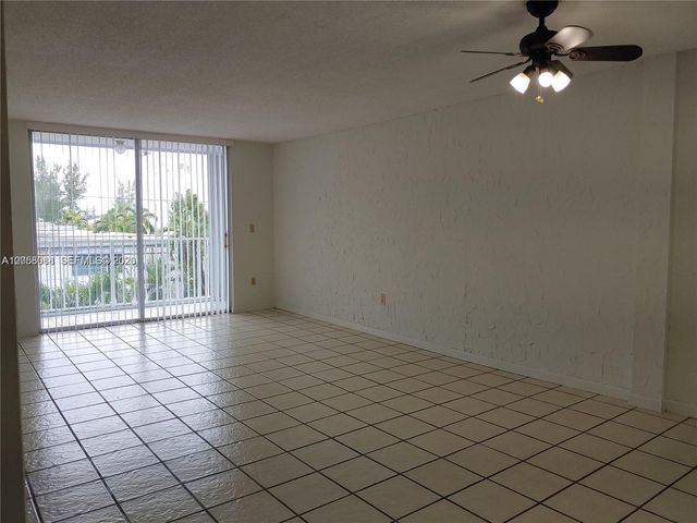 7705 Abbott Avenue 304, Miami Beach, FL 33141
