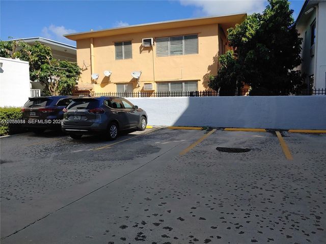 7705 Abbott Avenue 304, Miami Beach, FL 33141