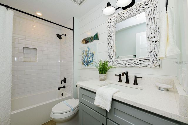 332 AVENIDA DE MAYO, Sarasota, FL 34242