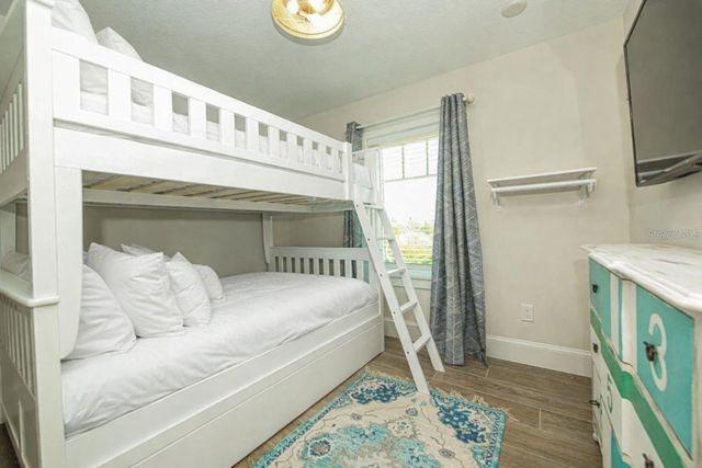 332 AVENIDA DE MAYO, Sarasota, FL 34242