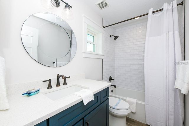 332 AVENIDA DE MAYO, Sarasota, FL 34242