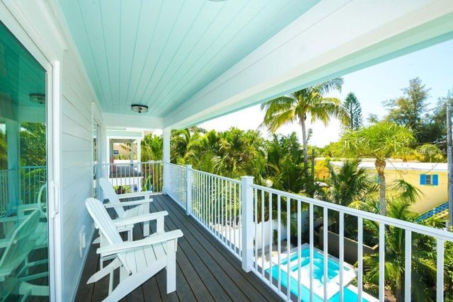 332 AVENIDA DE MAYO, Sarasota, FL 34242