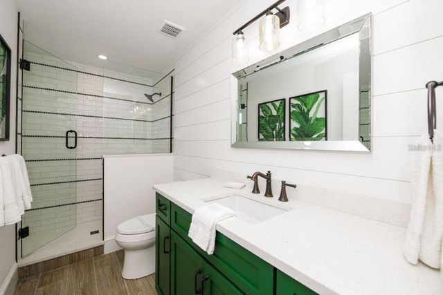 332 AVENIDA DE MAYO, Sarasota, FL 34242