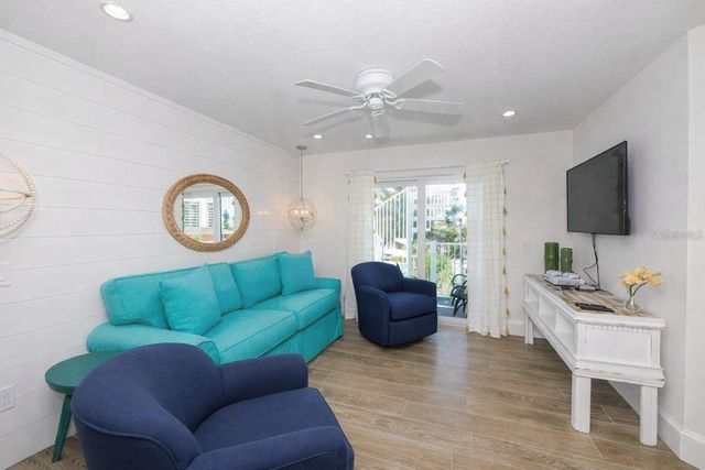 332 AVENIDA DE MAYO, Sarasota, FL 34242