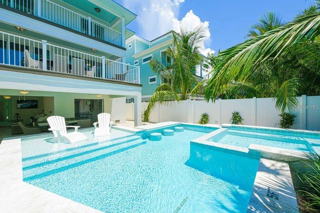 332 AVENIDA DE MAYO, Sarasota, FL 34242