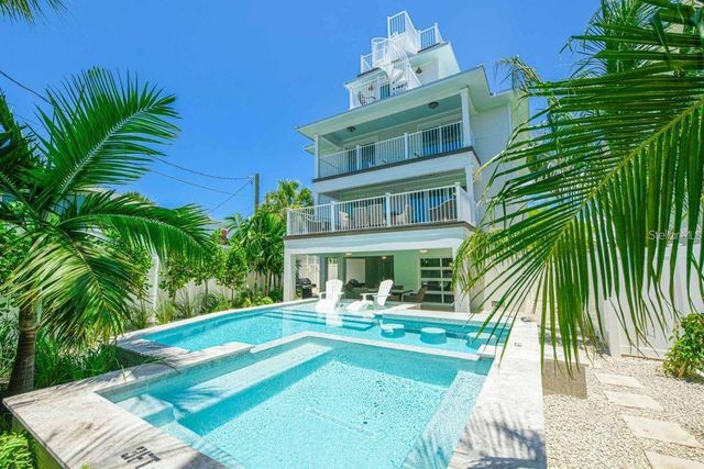 332 AVENIDA DE MAYO, Sarasota, FL 34242