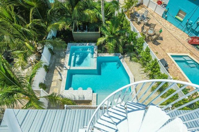 332 AVENIDA DE MAYO, Sarasota, FL 34242