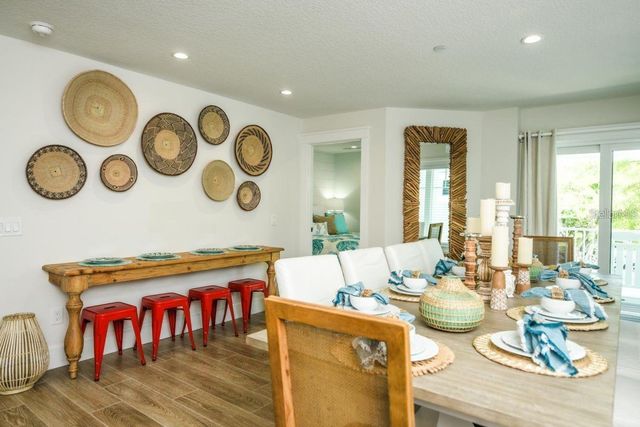 332 AVENIDA DE MAYO, Sarasota, FL 34242