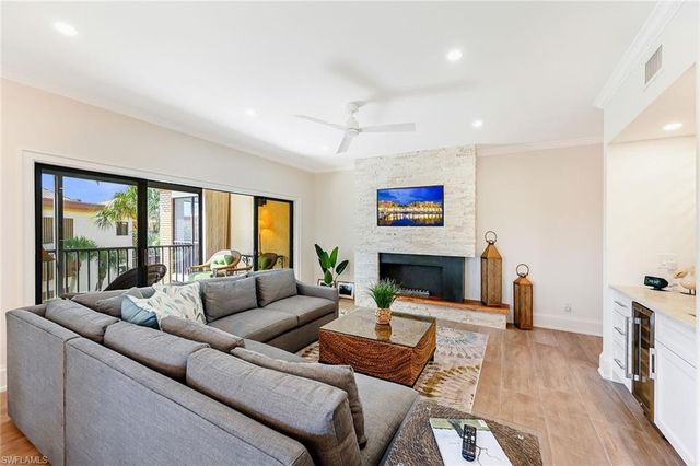 6770 Pelican Bay BLVD E 242, Naples, FL 34108