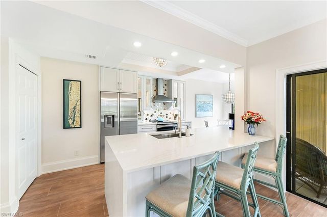 6770 Pelican Bay BLVD E 242, Naples, FL 34108