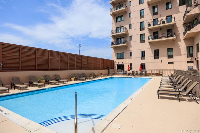 100 W Broadway 4S, Long Beach, NY 11561