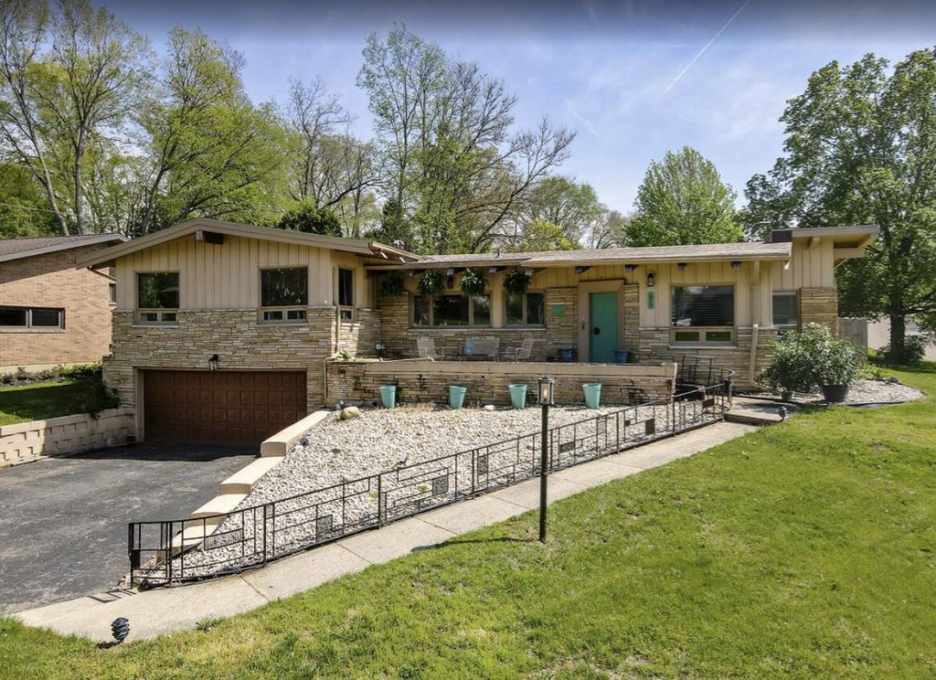 675 S Broadmoor Boulevard 675 S Broadmoor Boulevard, Springfield, OH 45504