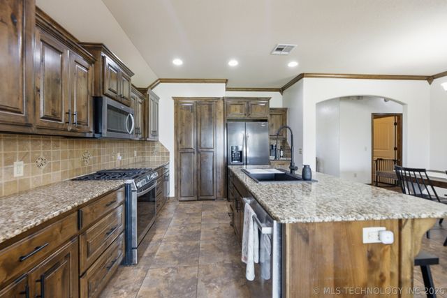 5962 E 136th Place North, Collinsville, OK 74021