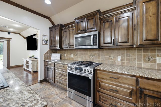 5962 E 136th Place North, Collinsville, OK 74021