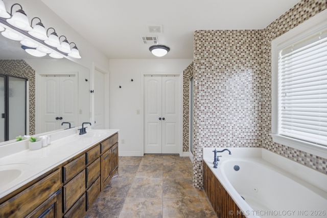 5962 E 136th Place North, Collinsville, OK 74021