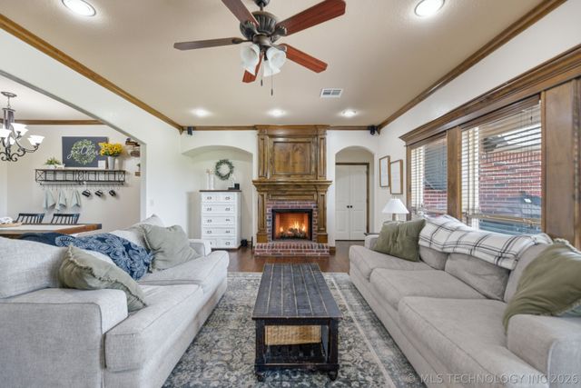 5962 E 136th Place North, Collinsville, OK 74021
