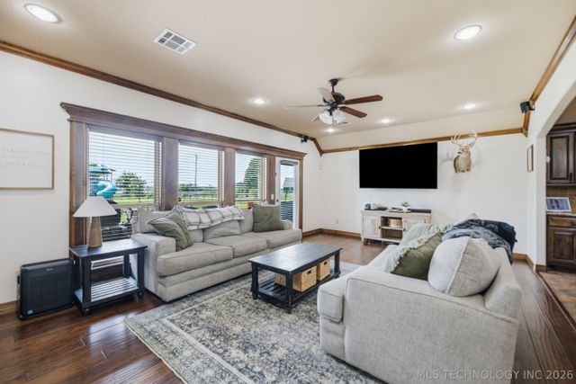 5962 E 136th Place North, Collinsville, OK 74021