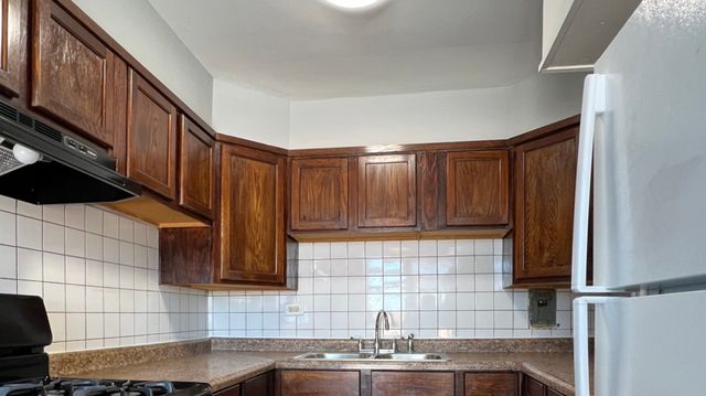 5335 N CALIFORNIA Avenue 504, Chicago, IL 60625