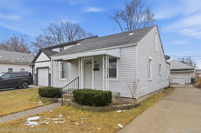 1448 E HARRY Avenue, Hazel Park, MI 48030