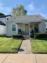 1448 E HARRY Avenue, Hazel Park, MI 48030